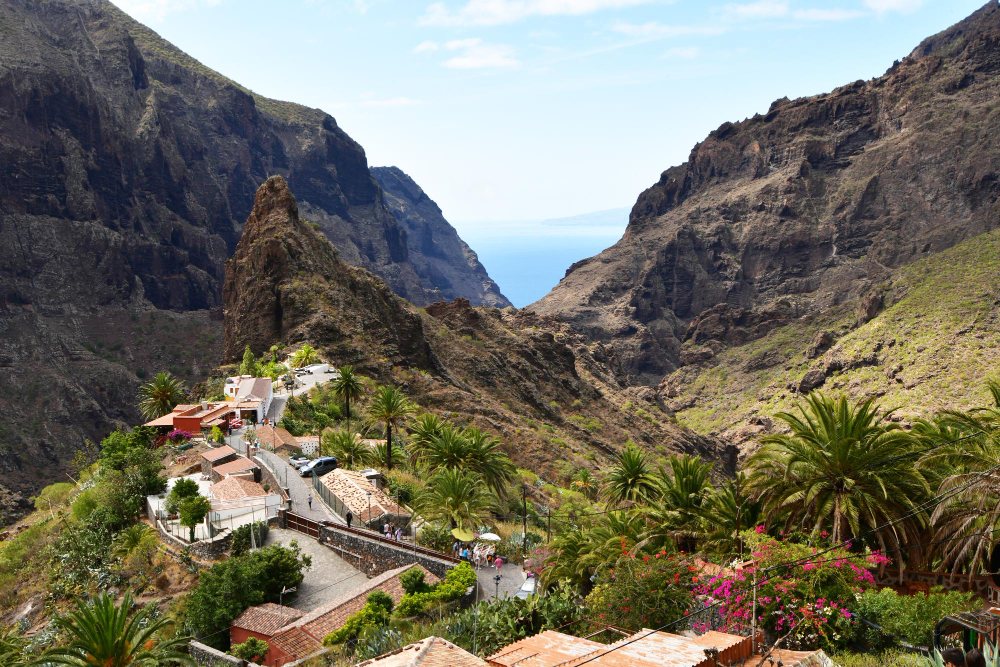 Casas tradicionales del caserío de Masca, inicio del descenso del Barranco de Masca en Tenerife